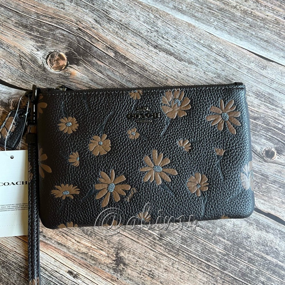 NWT Coach Floral Print Leather Wristlet Clutch